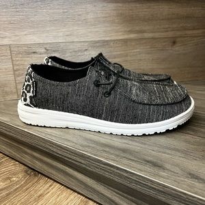 ✨SOLD ON FACEBOOK✨ New Hey Dudes